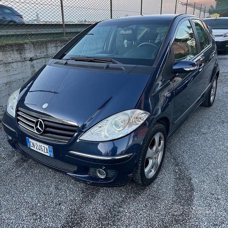 Blu Usata 2005 Mercedes A150 Avantgarde Tre volumi | 1900 € (Buon prezzo) - Immagine 1/4