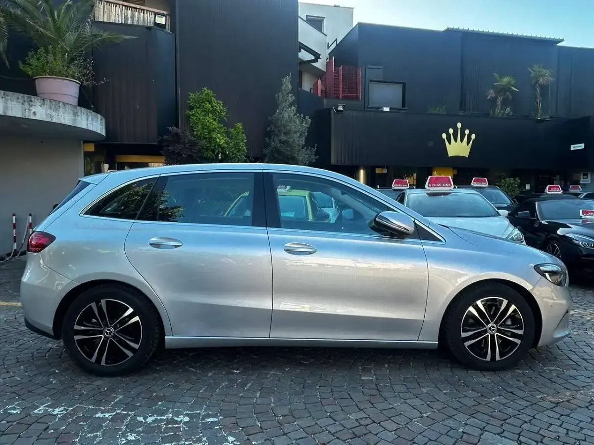 Usata Mercedes B180 Advanced 136 CV (100 kW) 2023 Argento met Utilitaria