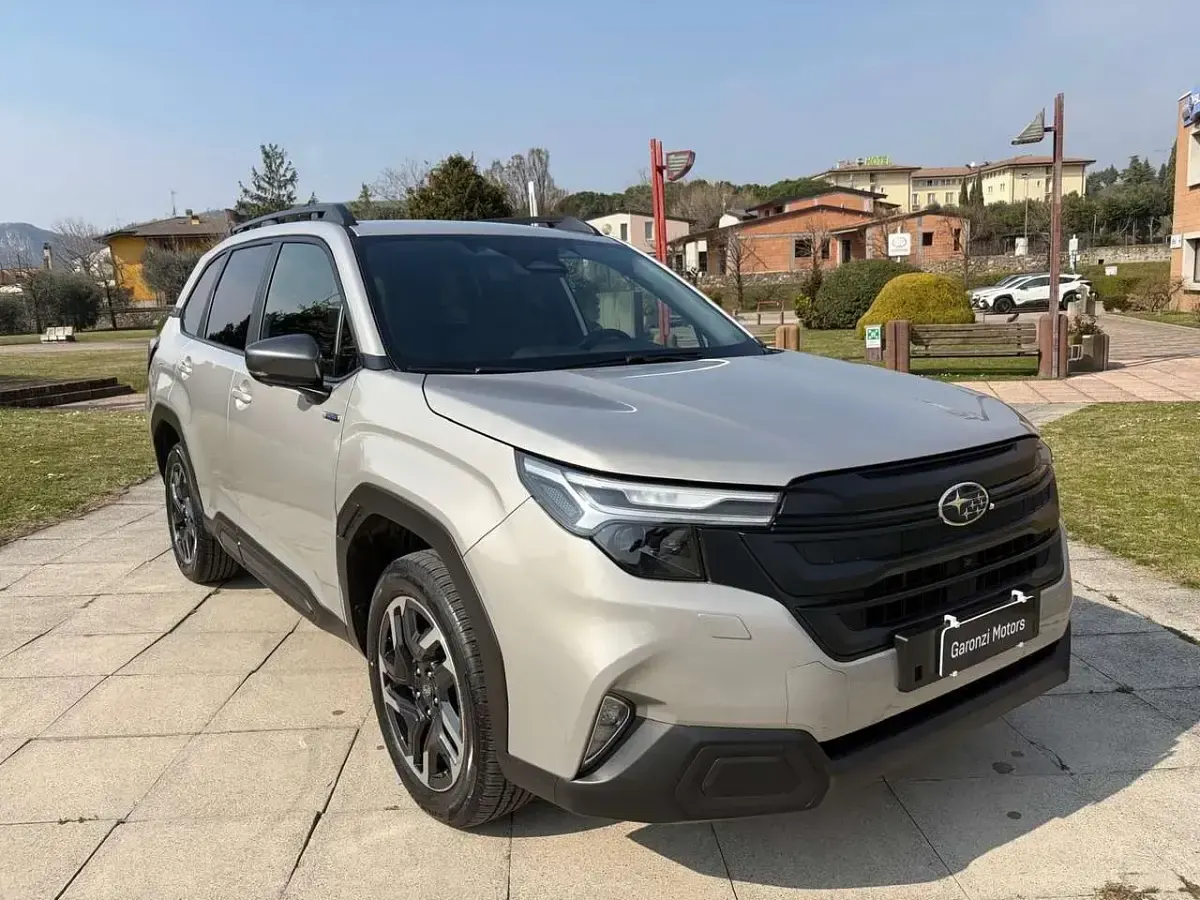 Nuova Subaru Forester Style 136 CV (100 kW) 2026 Oro SUV
