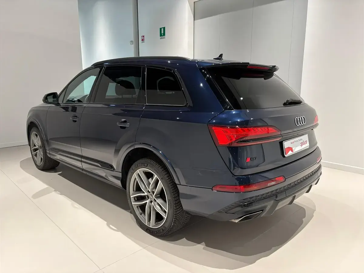 Usata Audi Q7 S-Line 286 CV (210 kW) 2024 Grigio SUV