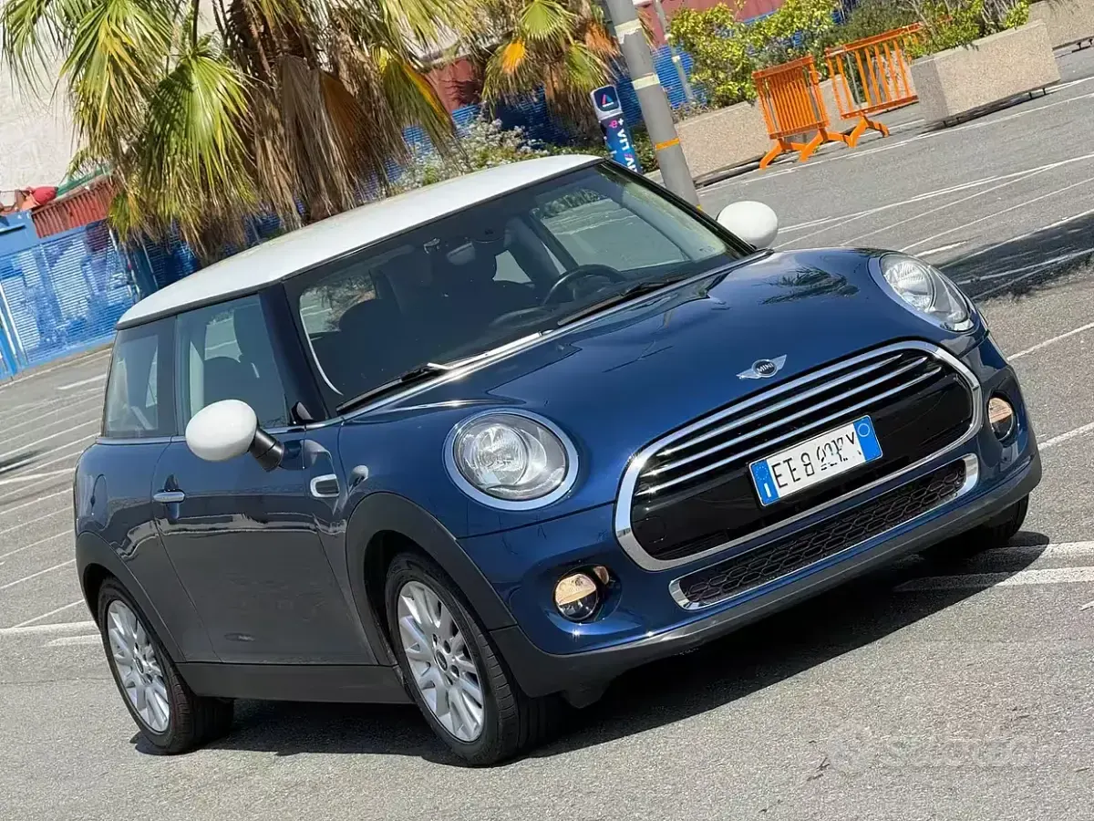 Usata Mini Cooper D 116 CV (85 kW) 2015 Blu Utilitaria