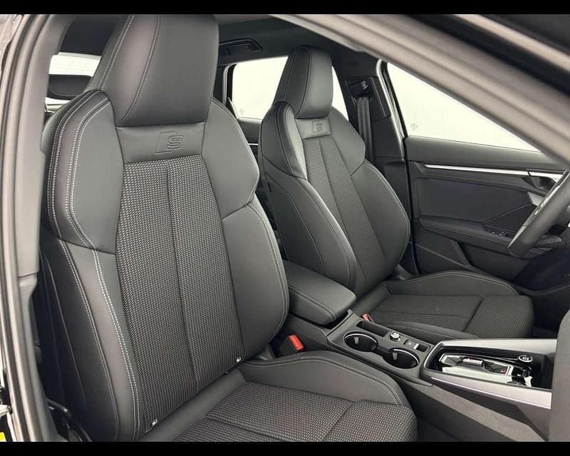 Nuova Audi A3 S-Line 150 CV (110 kW) 2026 Nero mythos Berlina