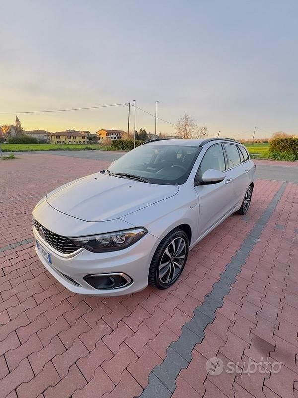 Usata Fiat Tipo Business 120 CV (88 kW) 2016 Grigio Station wagon