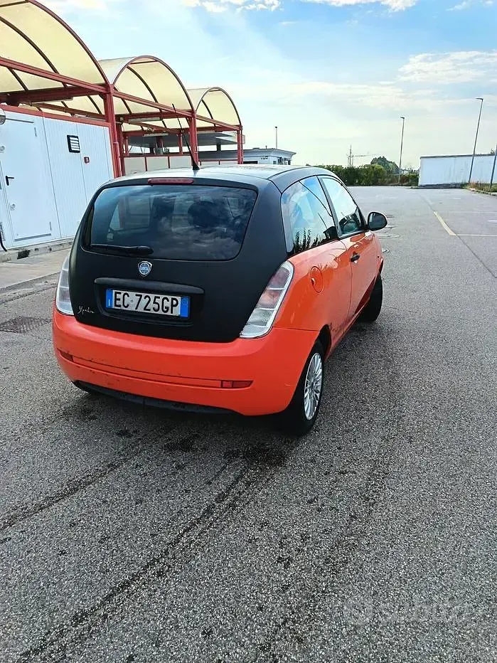 Usata Lancia Ypsilon 60 CV (44 kW) 2010 Rosso Utilitaria