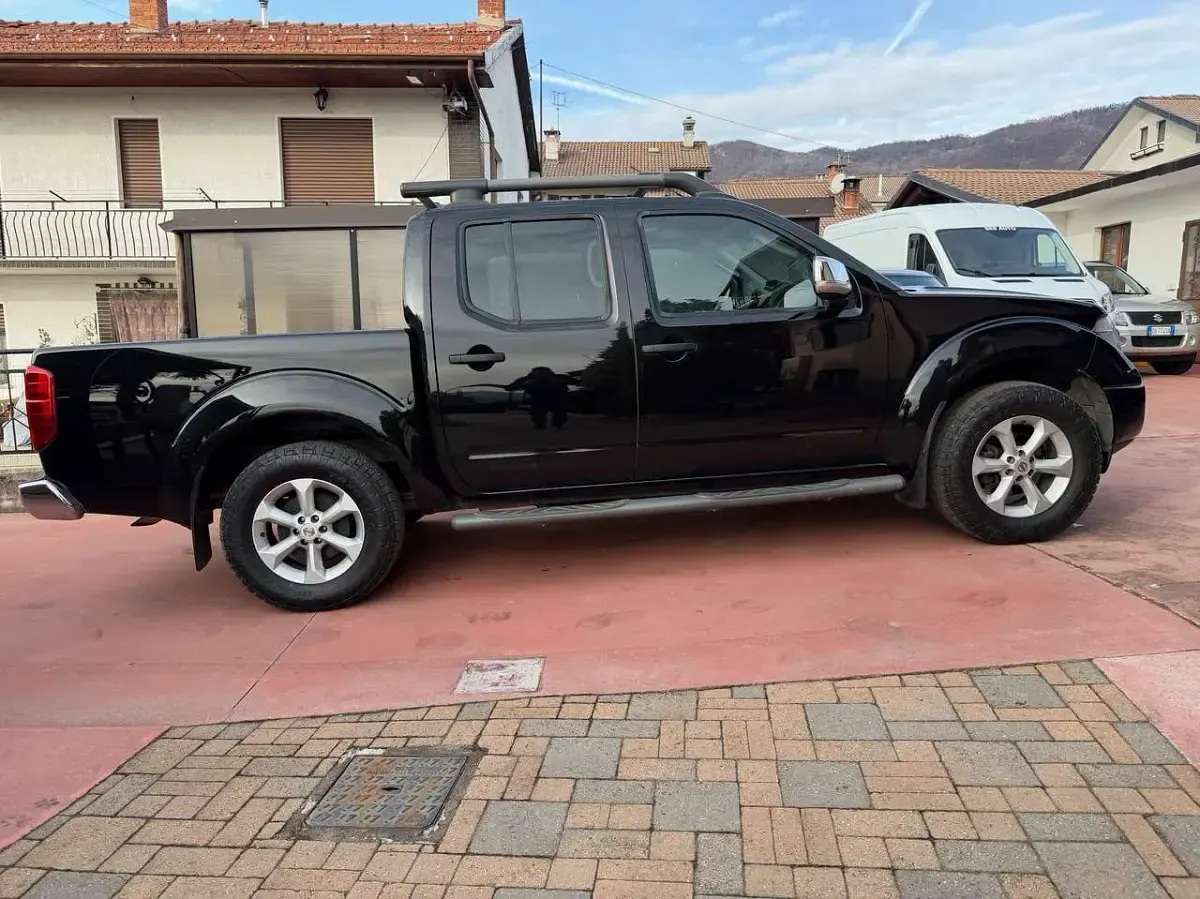 Usata Nissan Navara 174 CV (127 kW) 2007 Nero Pick-up