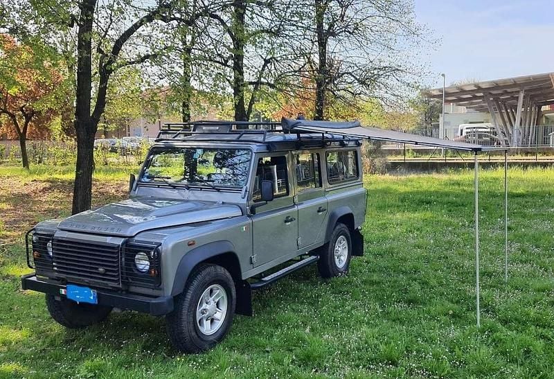 Usata Land Rover Defender 122 CV (89 kW) 2012 Grigio Station wagon