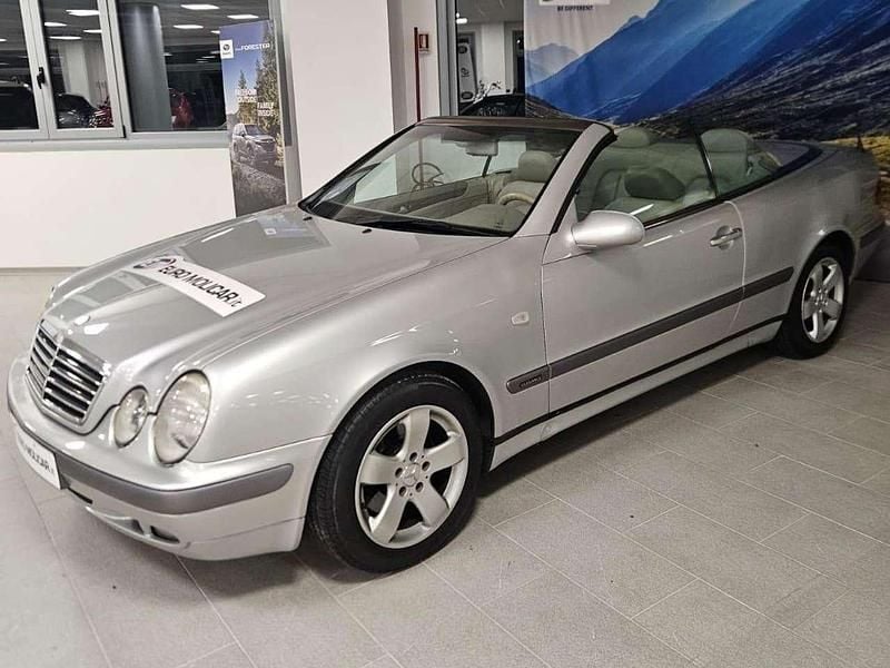 Argento Usata 1999 Mercedes CLK200 Elegance Cabrio | 7500 € (Buon prezzo) - Immagine 1/4