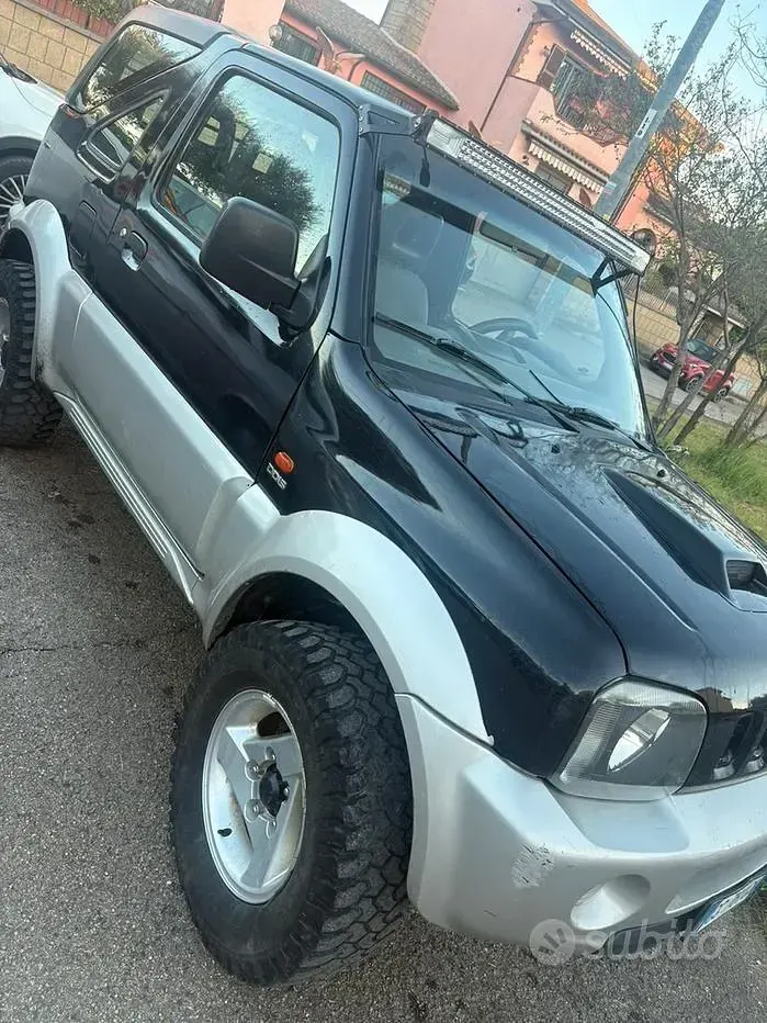 Usata Suzuki Jimny 65 CV (47 kW) 2004 Nero SUV