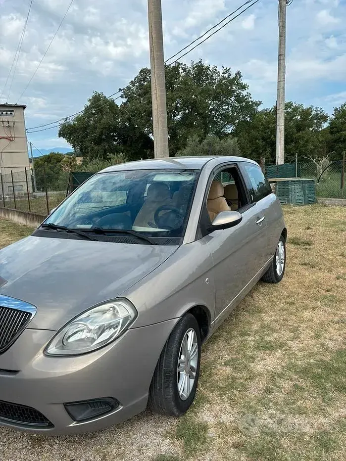 Usata Lancia Ypsilon 60 CV (44 kW) 2009 Utilitaria