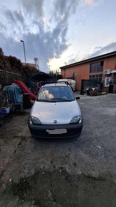 Usata Fiat 600 54 CV (39 kW) 2004 Grigio Utilitaria