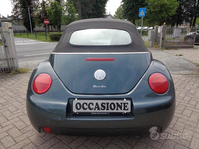 Usata VW New Beetle Cabriolet 101 CV (74 kW) 2004 Verde Cabrio