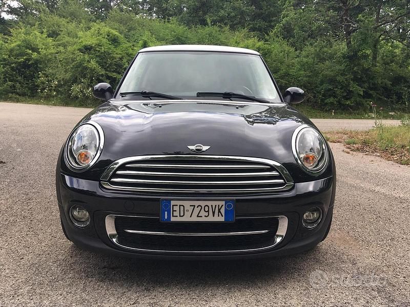 Usata Mini Cooper Coupé 116 CV (85 kW) 2011 Nero Coupé