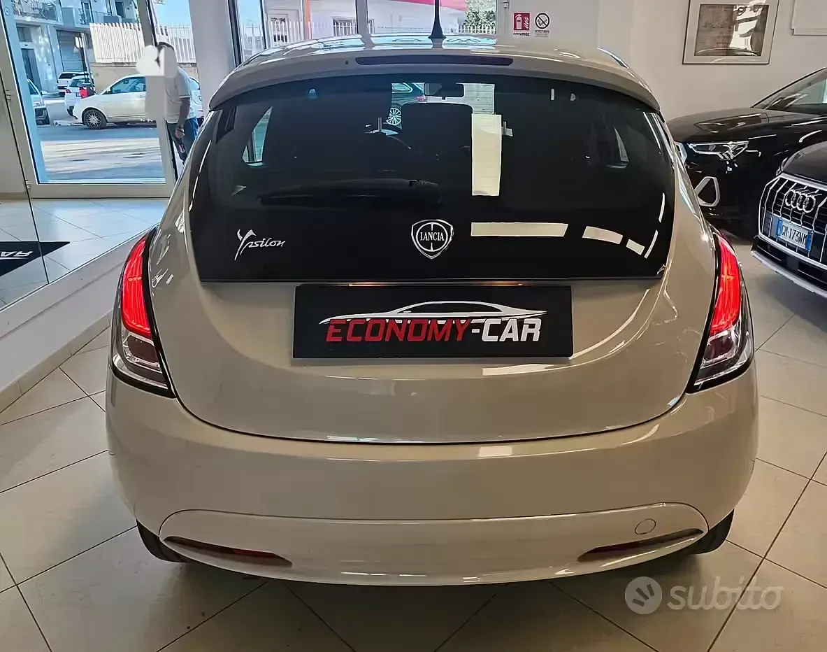 Usata Lancia Ypsilon Silver 69 CV (50 kW) 2017 Bianco Utilitaria