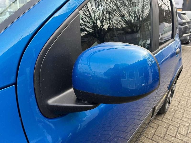 Usata Fiat Panda Cross Cross 69 CV (50 kW) 2025 Blu Utilitaria