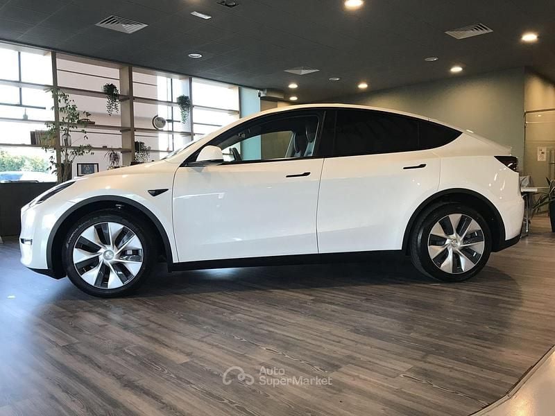 Usata Tesla Model Y RWD 255 kW (347 CV) 2023 Bianco SUV