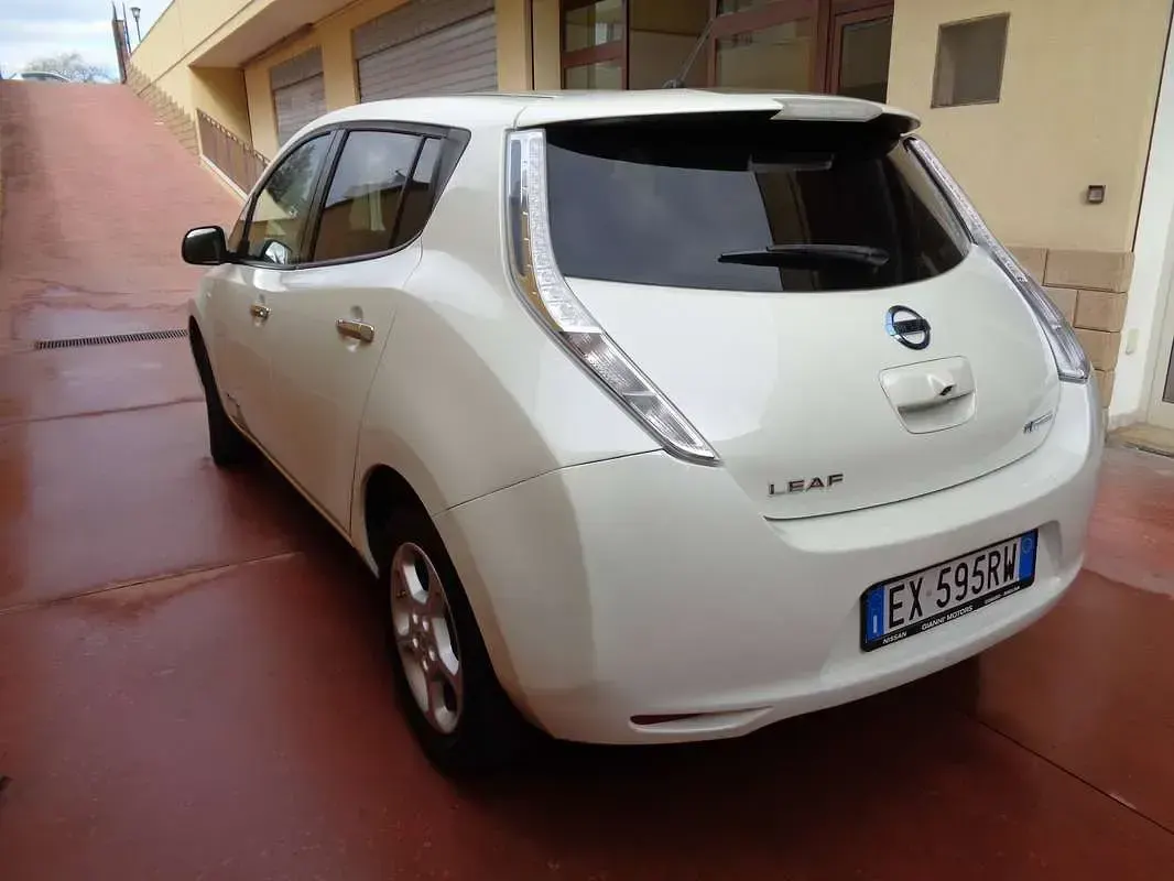 Usata Nissan Leaf Acenta 80 kW (109 CV) 2014 Bianco Utilitaria