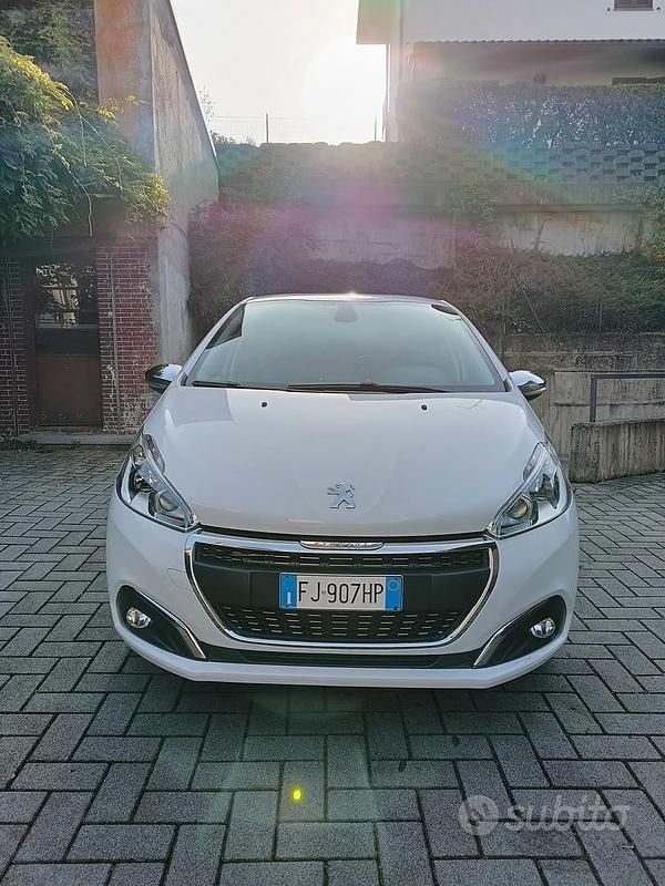 Usata Peugeot 208 Allure 82 CV (60 kW) 2017 Bianco Utilitaria