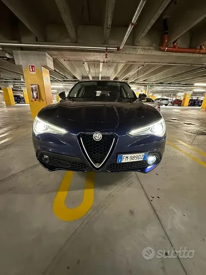 Usata Alfa Romeo Stelvio 179 CV (131 kW) 2017 Bluazzurro SUV