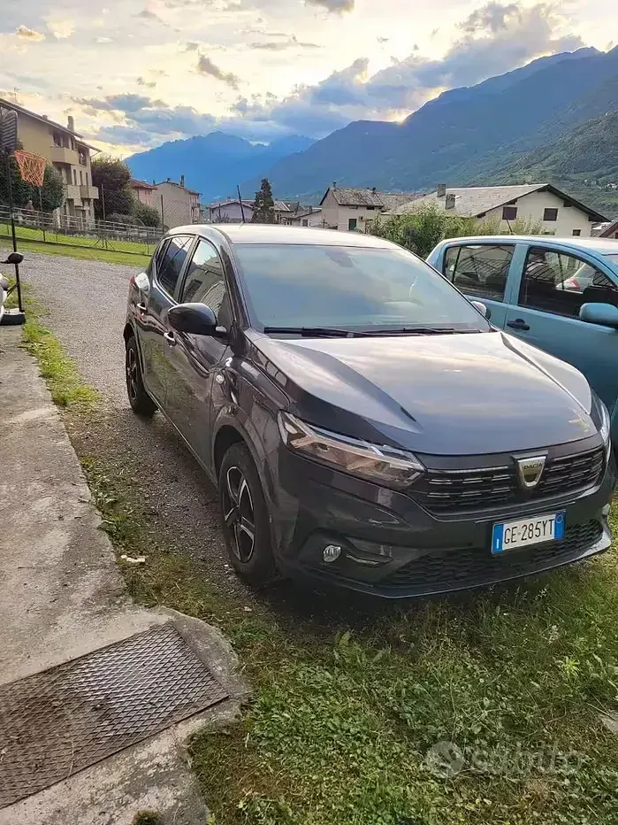 Usata Dacia Sandero 90 CV (66 kW) 2021 Grigio Berlina