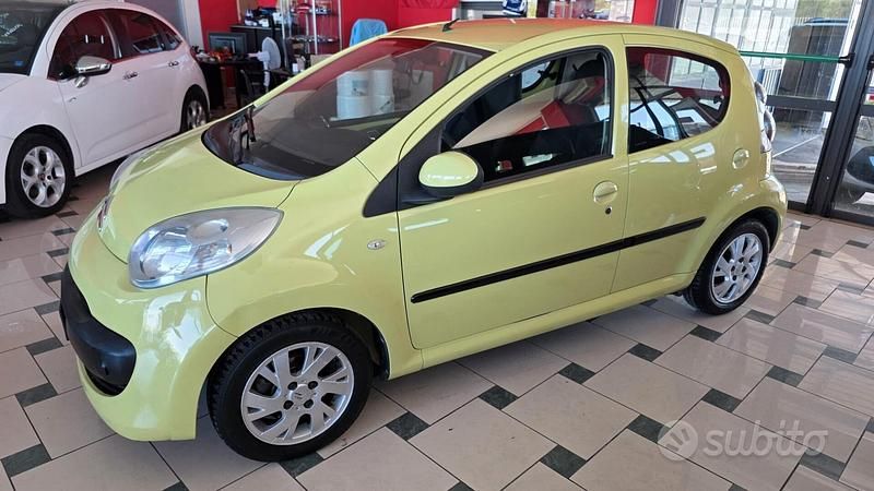 Usata Peugeot 107 68 CV (50 kW) 2007 Giallo Utilitaria