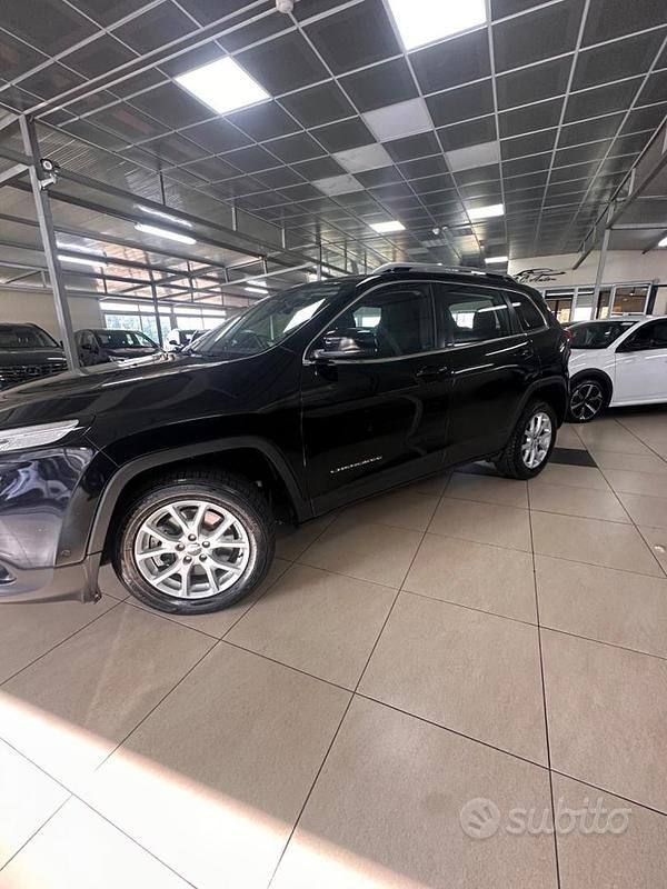 Usata Jeep Cherokee Longitude 195 CV (143 kW) 2019 Nero SUV