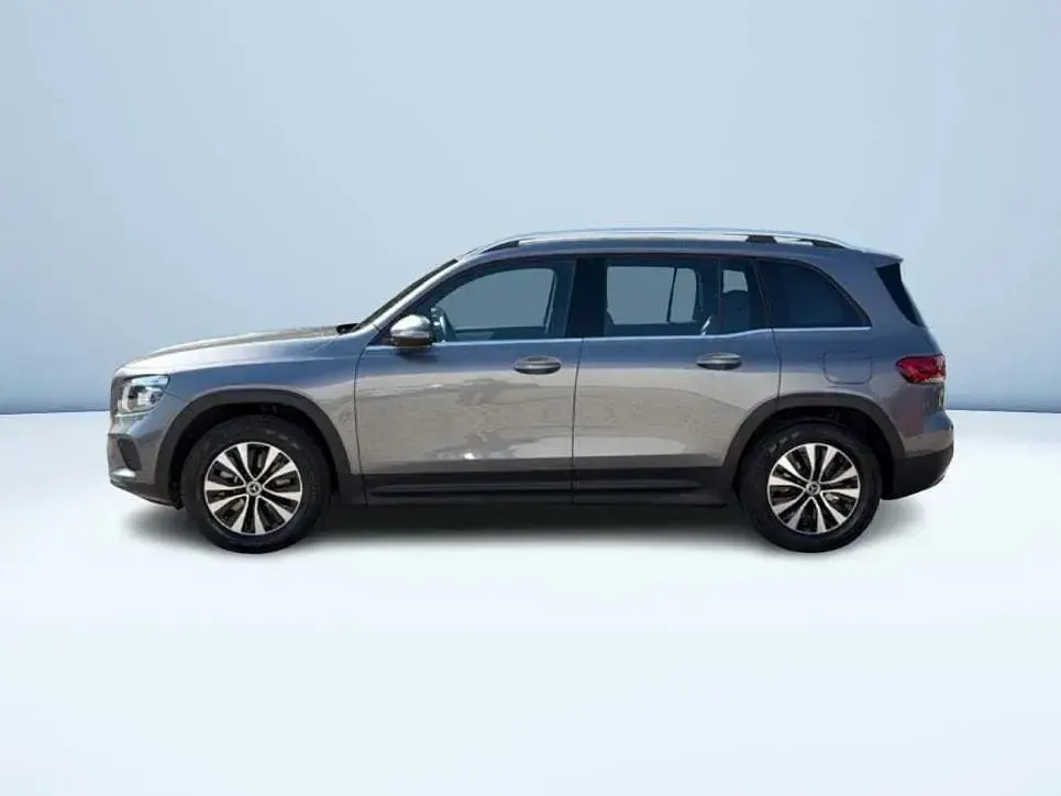 Usata Mercedes GLB200 150 CV (110 kW) 2023 Grigio SUV