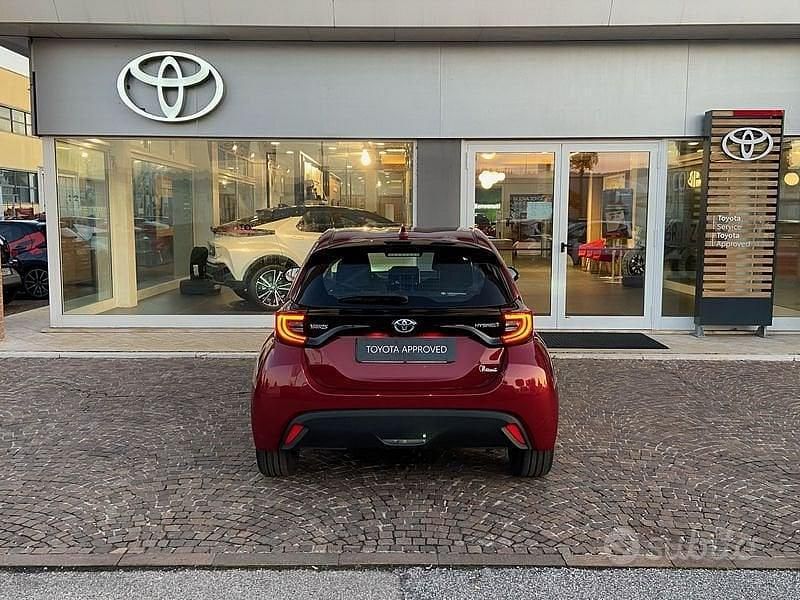 Usata Toyota Yaris Hybrid Trend 116 CV (85 kW) 2021 Rosso Berlina