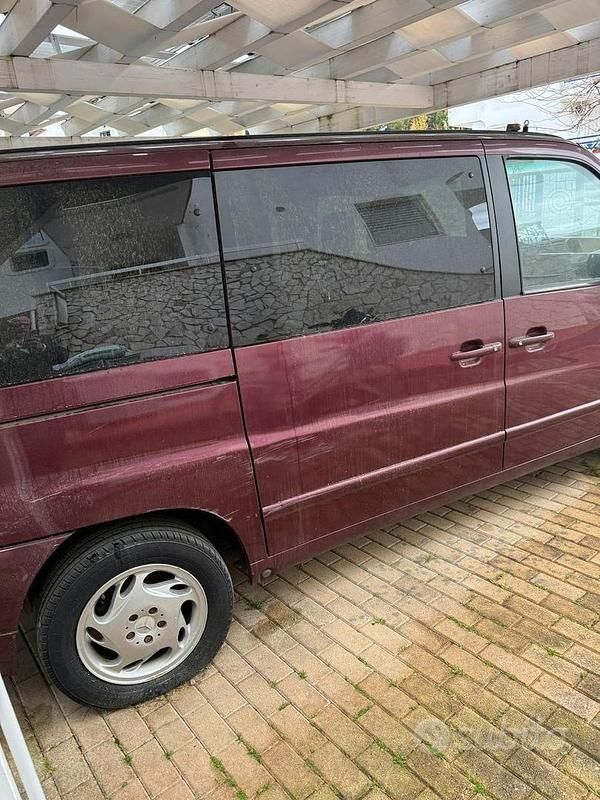 Usata Mercedes V220 122 CV (89 kW) 1999 Monovolume
