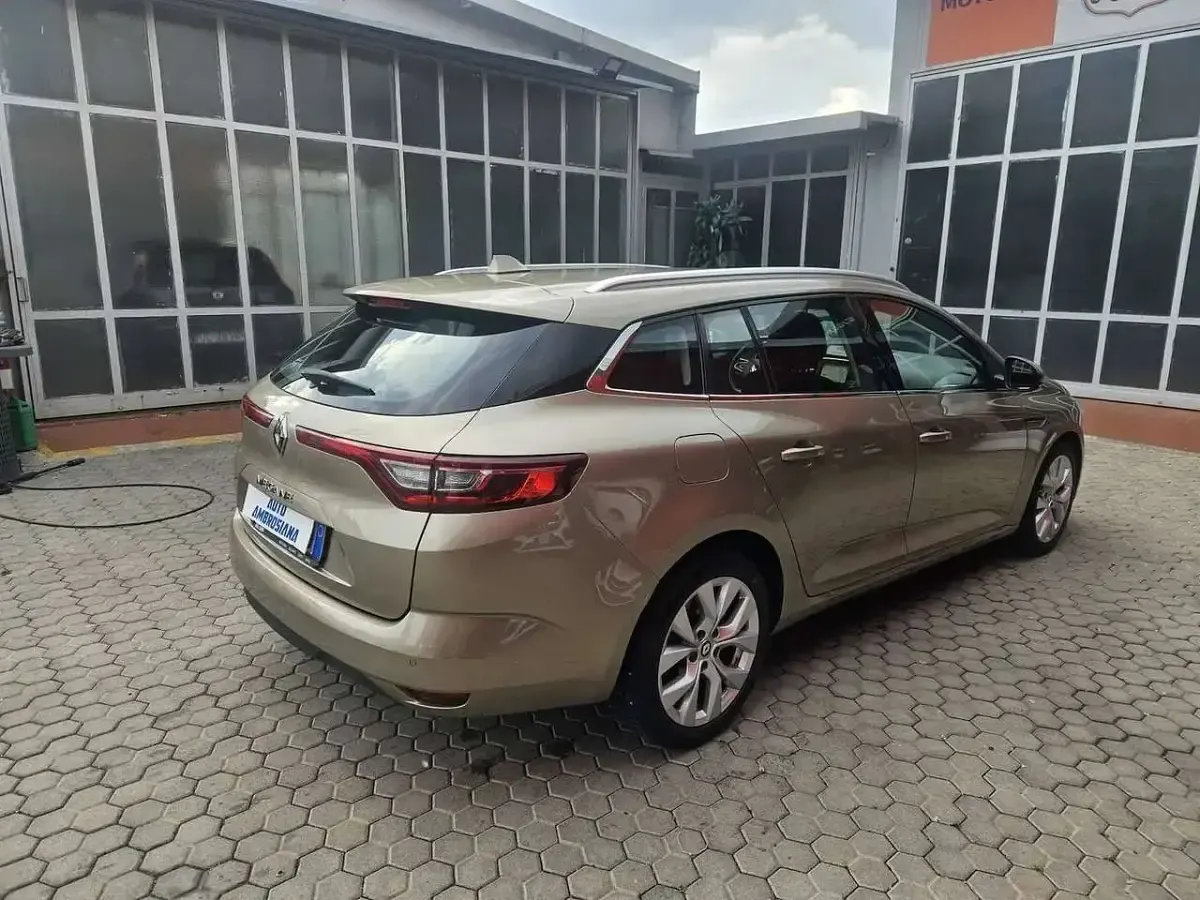 Usata Renault Mégane GrandTour Life 101 CV (74 kW) 2017 Bronzo Station wagon