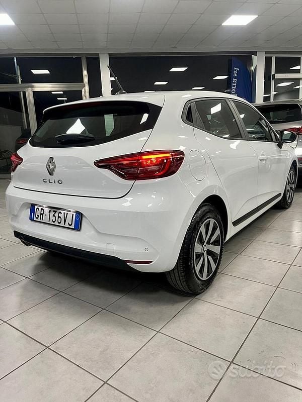 Usata Renault Clio V Equilibre 100 CV (73 kW) 2023 Bianco Berlina