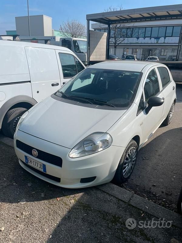 Usata Fiat Punto 75 CV (55 kW) 2011 Bianco Utilitaria
