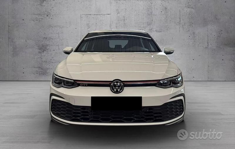 Usata VW Golf VIII GTI 244 CV (179 kW) 2024 Bianco Berlina