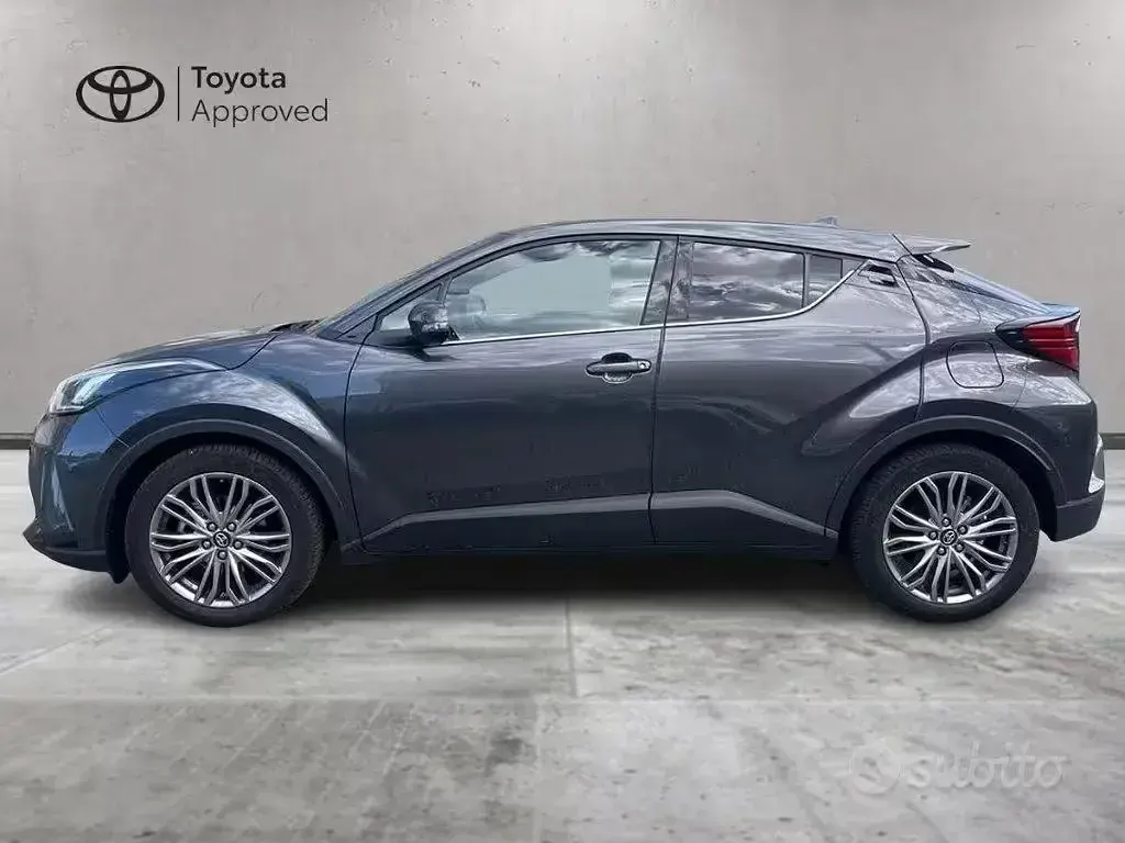 Usata Toyota C-HR Lounge 98 CV (72 kW) 2023 Grigio SUV