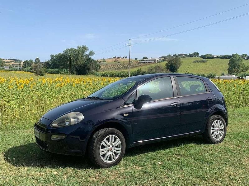Usata 2013 Fiat Punto Evo Emotion Due volumi | 6400 € (Molto cara) - Immagine 1/4