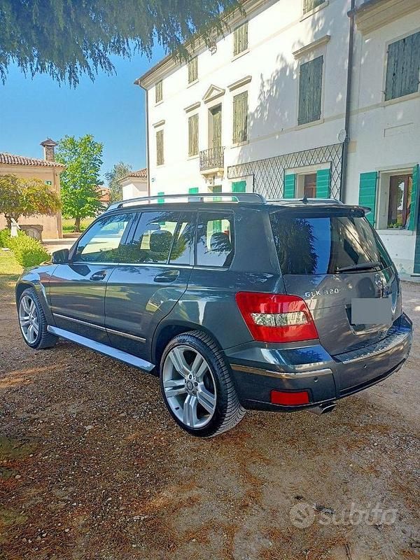 Usata Mercedes GLK320 224 CV (164 kW) 2009 Grigio SUV