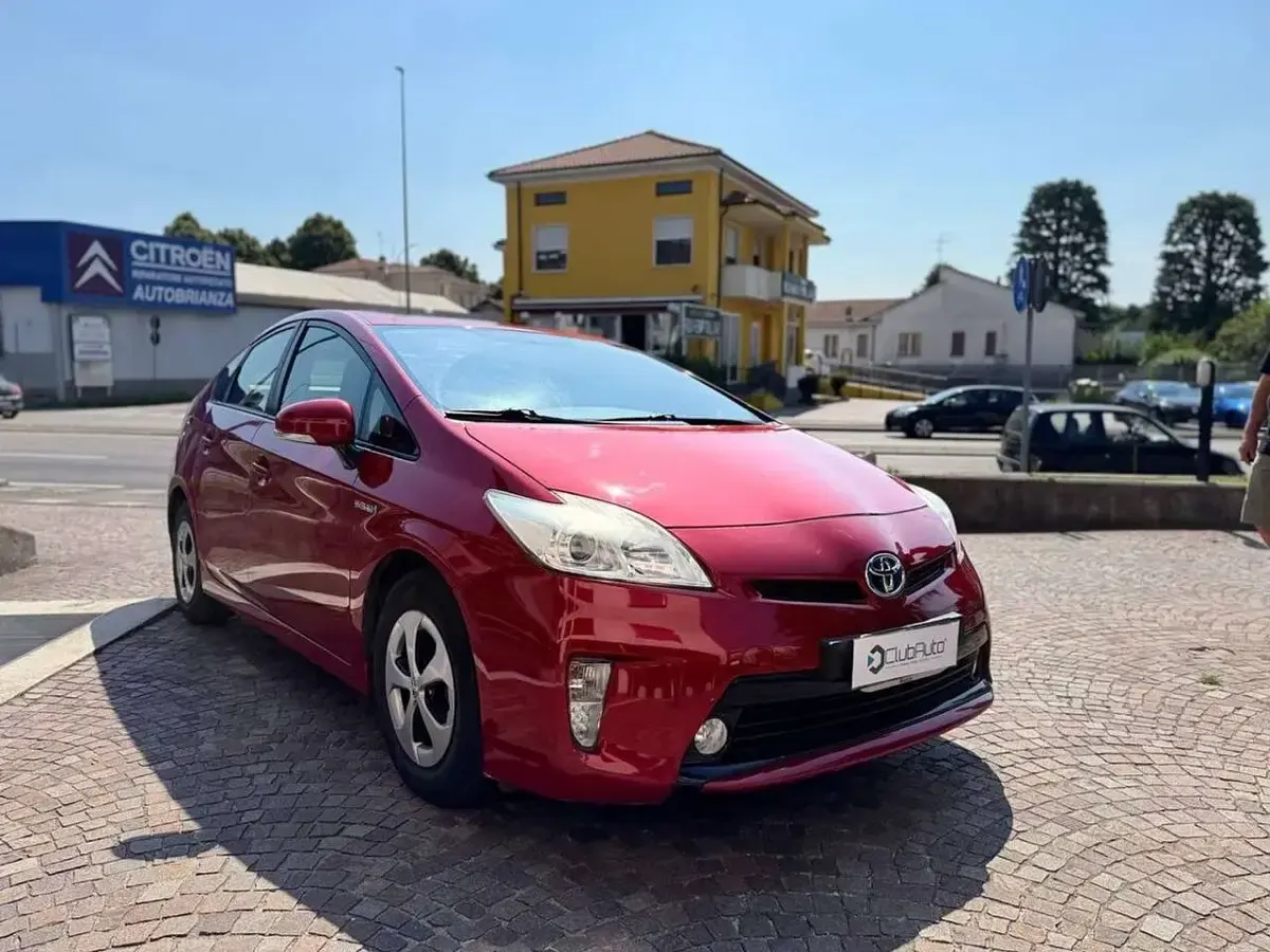 Usata Toyota Prius Style 99 CV (72 kW) 2012 Rosso Berlina