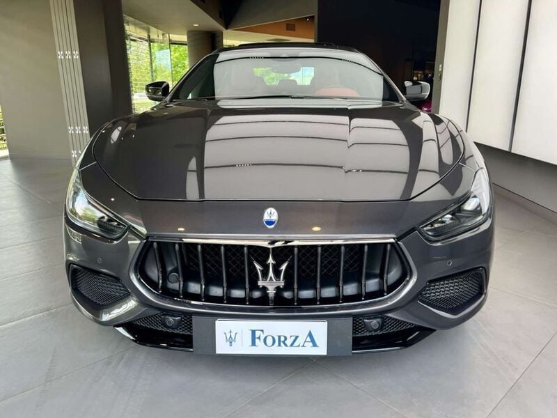 Usato 2022 Maserati Ghibli 3.0 Benzin 430 CV (95.900 €)