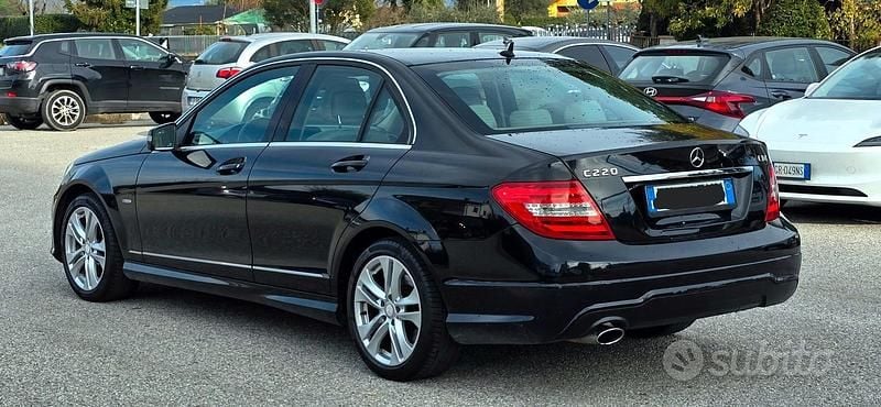 Usata Mercedes C220 Avantgarde 170 CV (125 kW) 2011 Nero Berlina