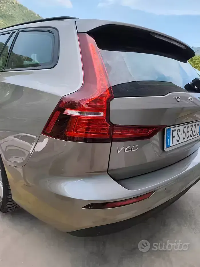 Usata Volvo V60 Business Edition 150 CV (110 kW) 2018 Grigio Station wagon