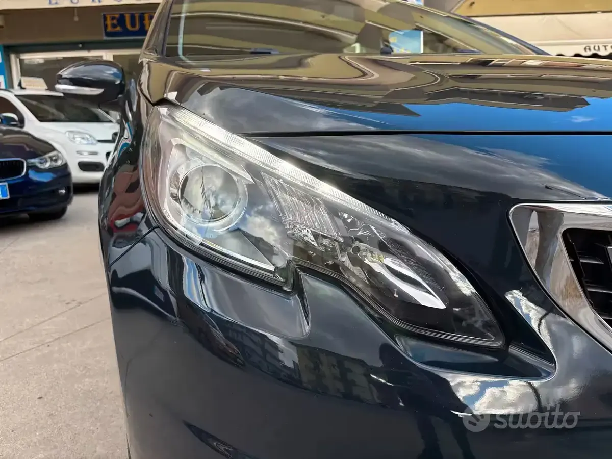 Usata Peugeot 2008 Allure 102 CV (75 kW) 2019 Grigio SUV
