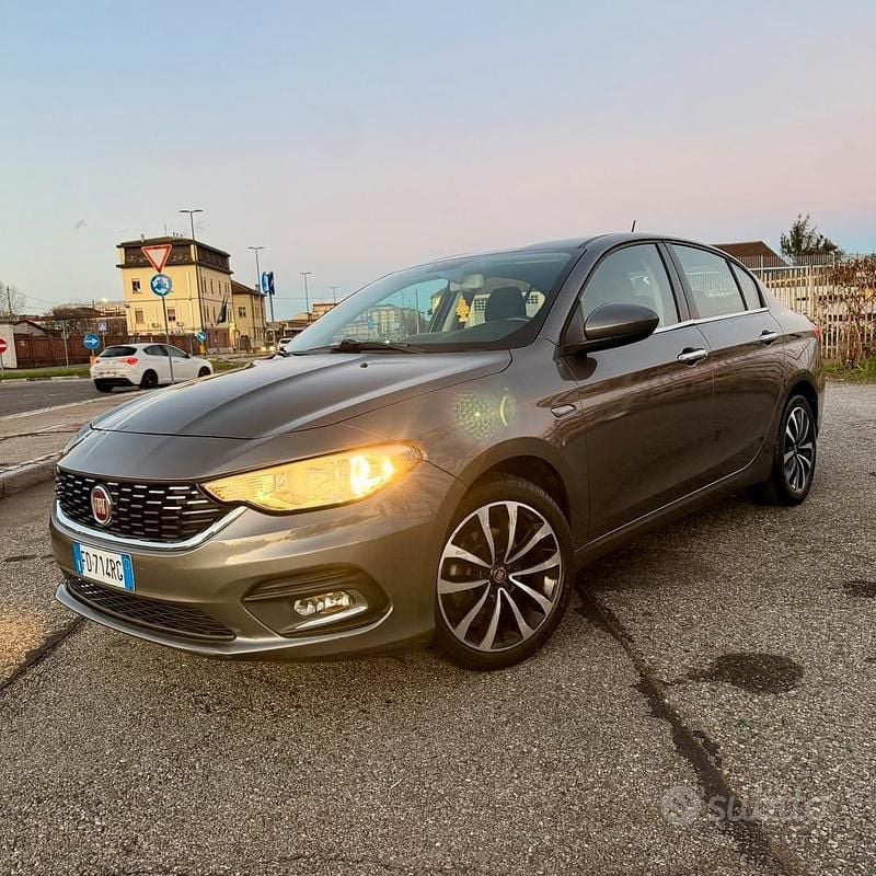 Usata Fiat Tipo Opening Edition 120 CV (88 kW) 2016 Grigio Berlina