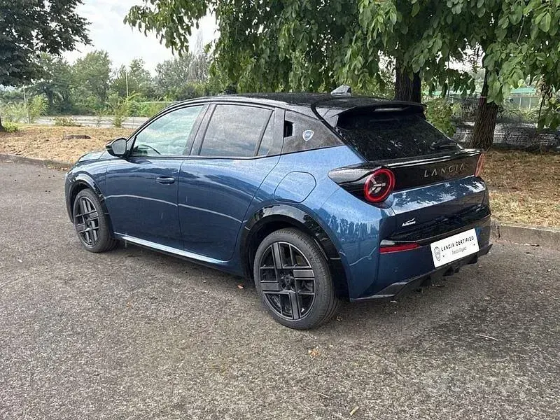 Usata Lancia Ypsilon 114 kW (156 CV) 2025 Blu/azzurro Utilitaria