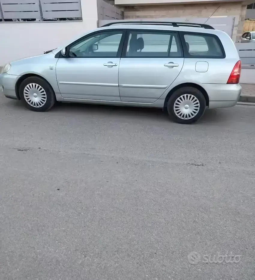 Usata Toyota Corolla 90 CV (66 kW) 2006 Grigio Station wagon