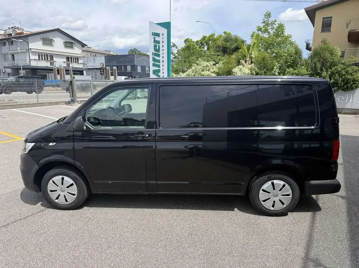 Usata VW Transporter Business 110 CV (80 kW) 2022 Nero Furgone