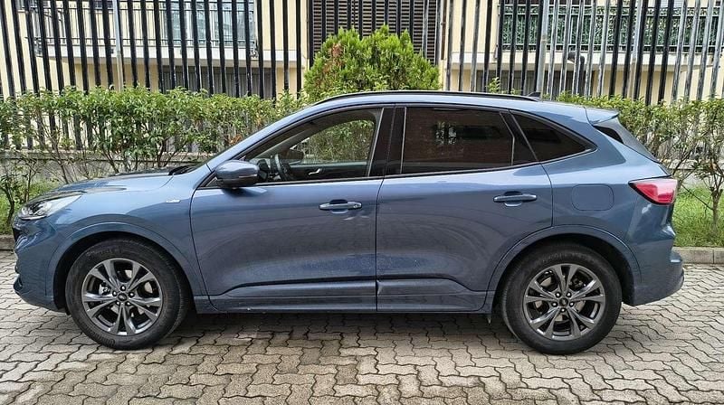Usata 2022 Ford Kuga ST-Line SUV | 24.500 € (Buon prezzo) - Immagine 1/4