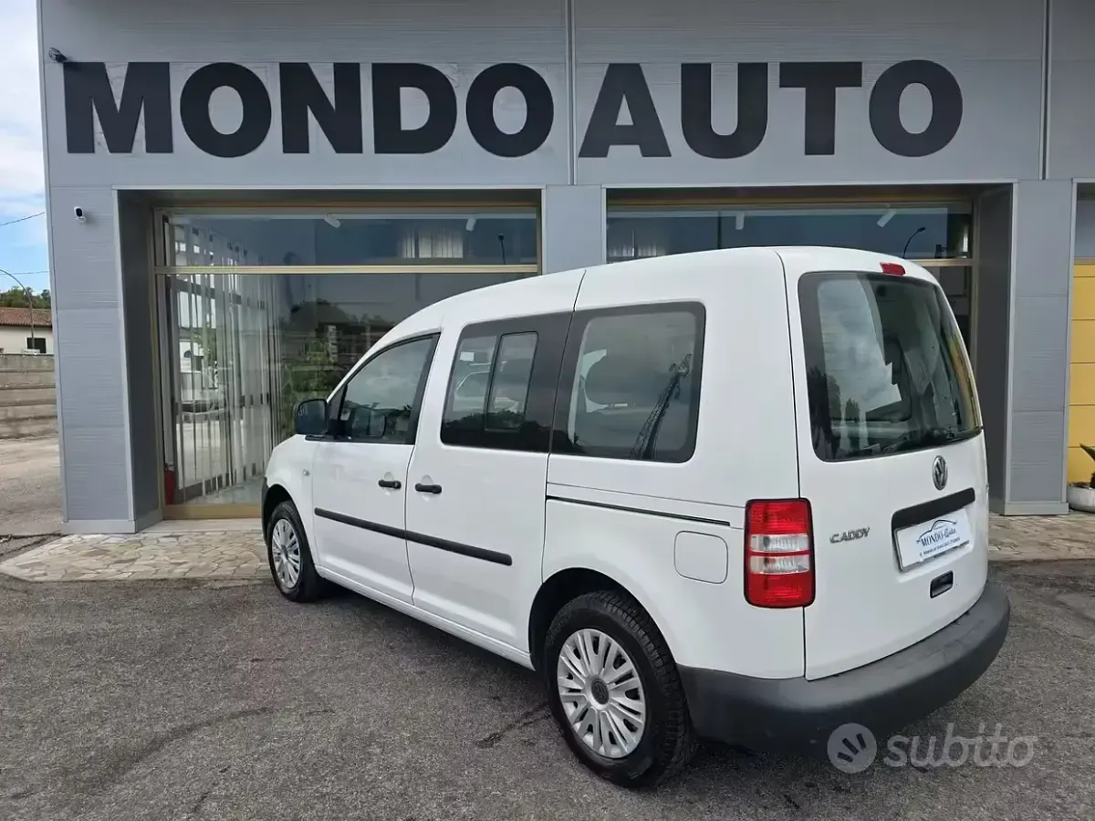 Usata VW Caddy Trendline 75 CV (55 kW) 2012 Bianco Monovolume