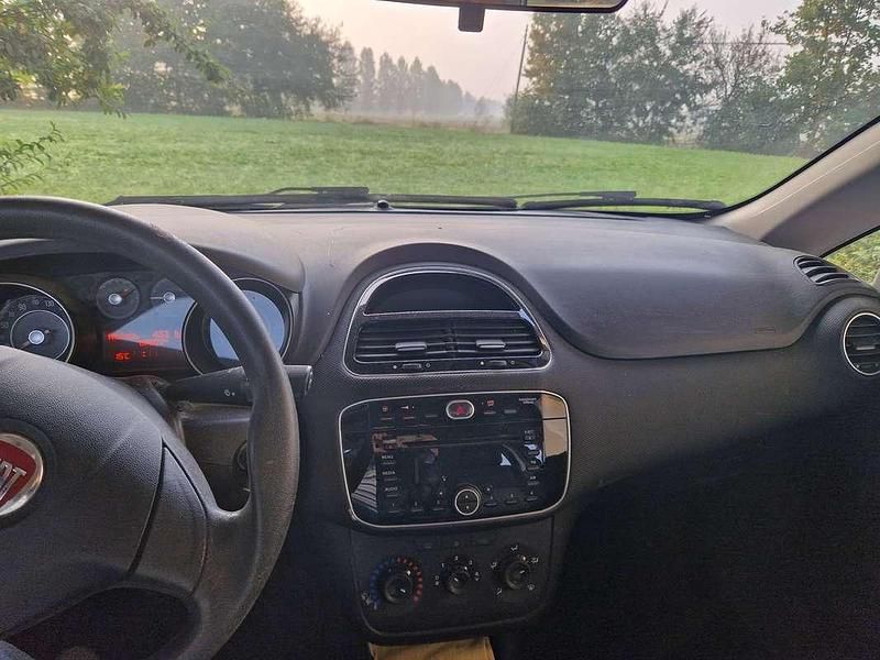 Usata Fiat Punto 120 CV (88 kW) 2015 Grigio Utilitaria