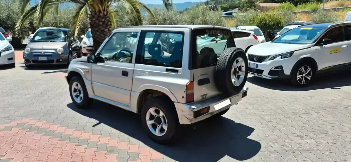 Usata Suzuki Vitara 87 CV (63 kW) 2003 Grigio SUV