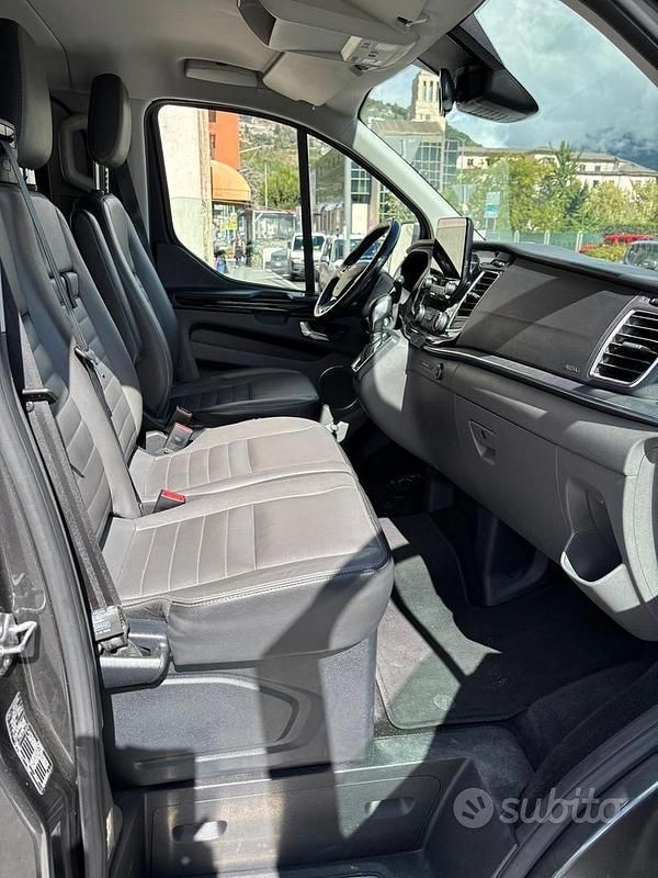 Usata Ford Tourneo 130 CV (95 kW) 2019 Grigio Berlina