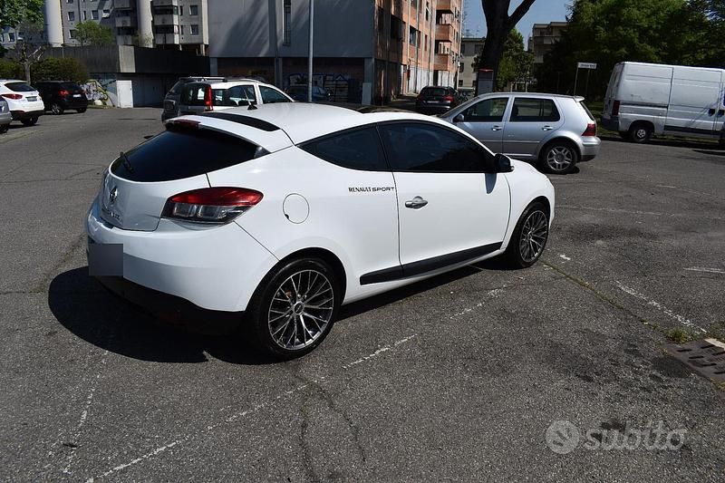 Usata Renault Mégane Coupé 160 CV (117 kW) 2009 Bianco Coupé